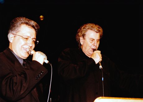 dost:mikis-theodorakis